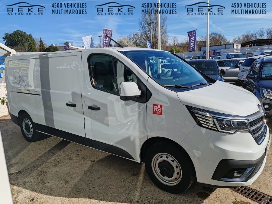 RENAULT TRAFIC 21240€ HT - 2,0 DCI 150 EDC L2H1 RED