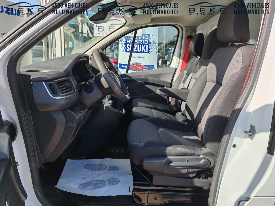 RENAULT TRAFIC 21240€ HT - 2,0 DCI 150 EDC L2H1 RED