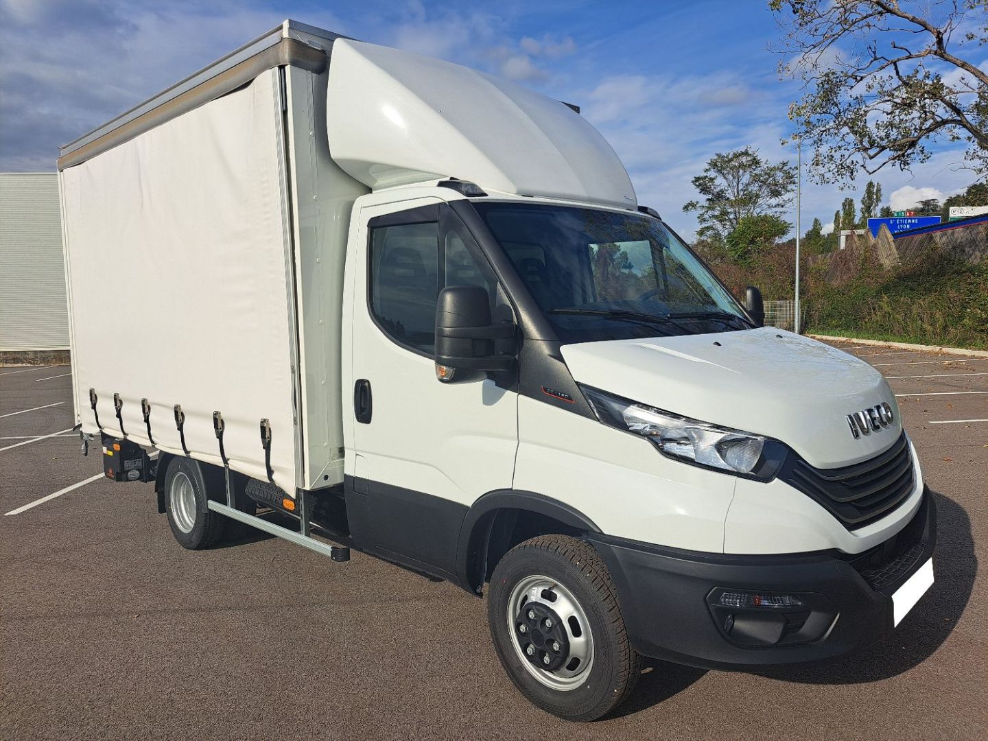 IVECO DAILY 35C18 CAISSE SAVOYARDE 58000E HT