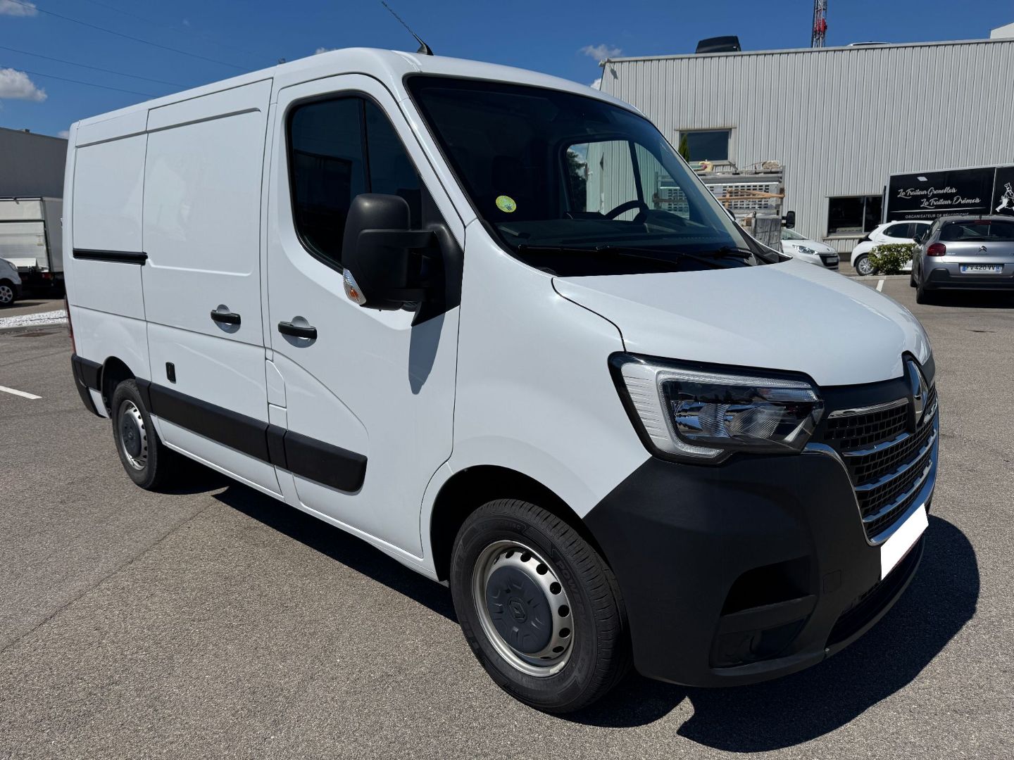 RENAULT MASTER FOURGON F3300 L1H1 2.3 BLUE DCI 135 GRAND CONFORT