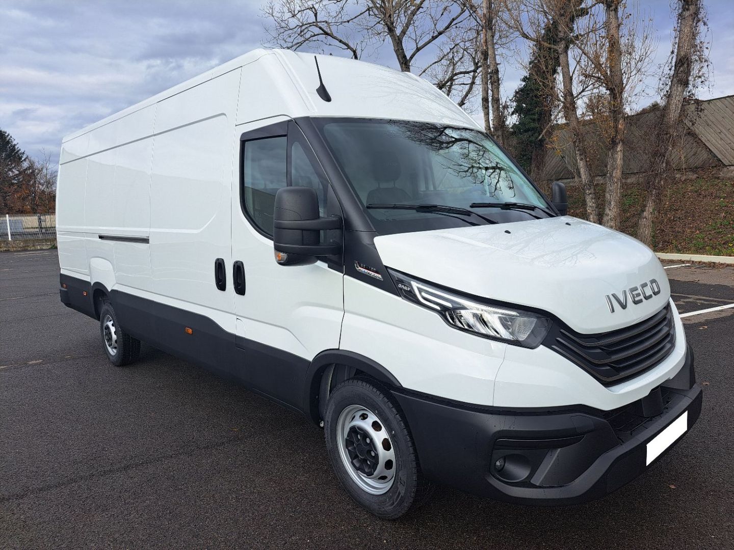 IVECO DAILY FOURGON - 35S18 A8 180CV 3L L4H2 16M3