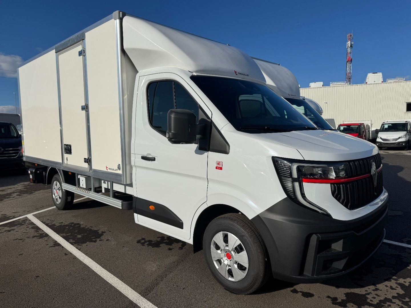 RENAULT MASTER CAISSE - MOINS DE 3M 170CV BVA TROUILLET D HOLLANDIA 2 VERRINS