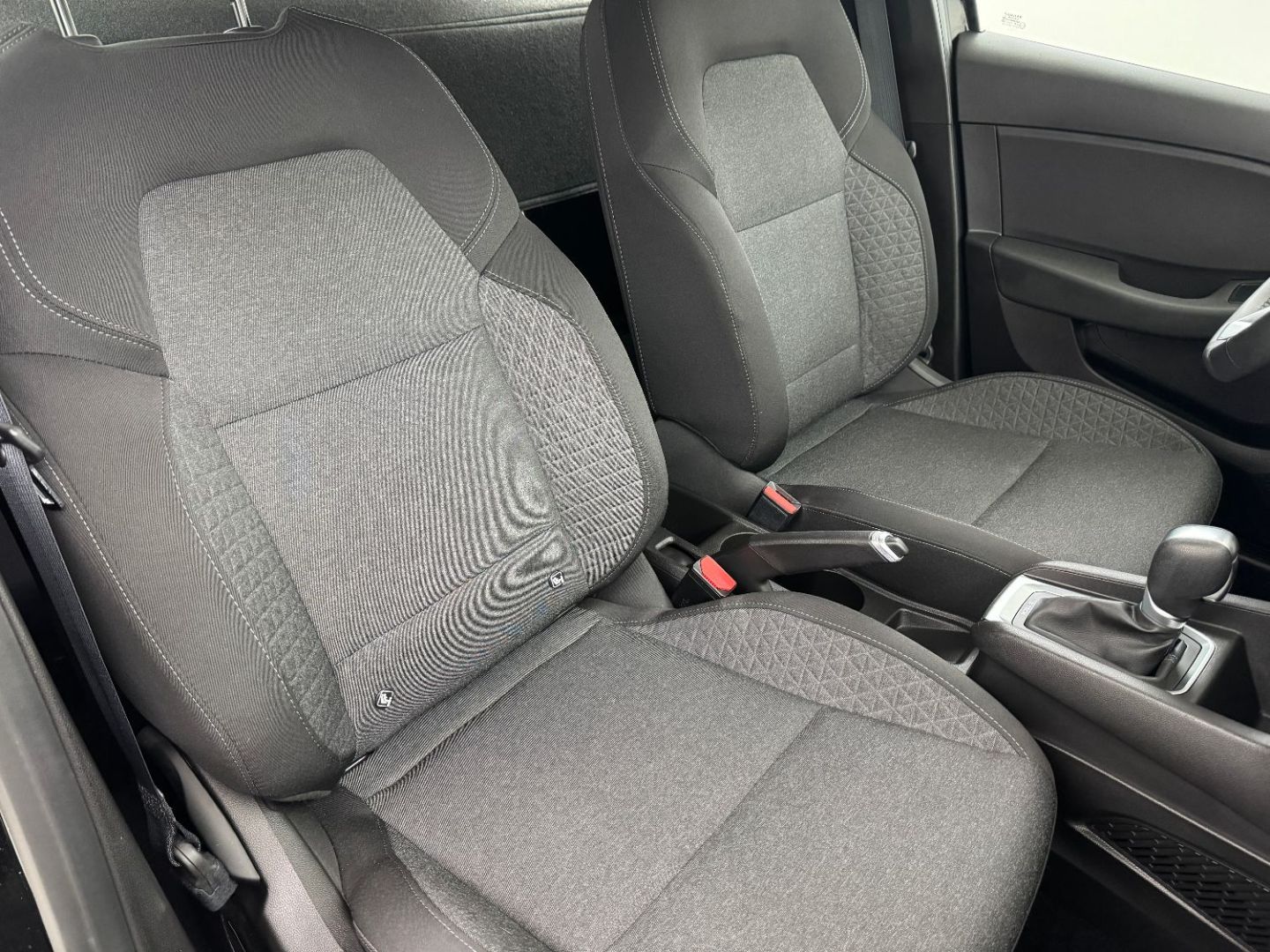 RENAULT CLIO V SOCIETE - 1.6 E-Tech 140 Business