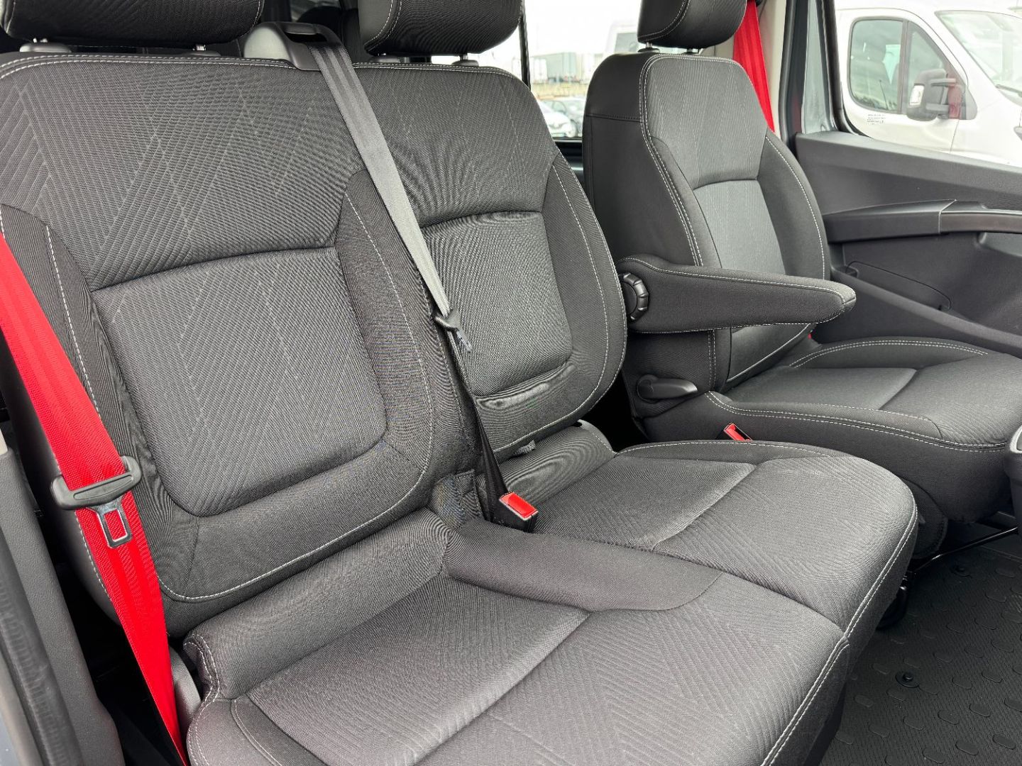 RENAULT TRAFIC CABINE APPROFONDIE - CA L2H1 3T BLUE DCI 150 BVA9 GSR2 RED EDITION 6PL