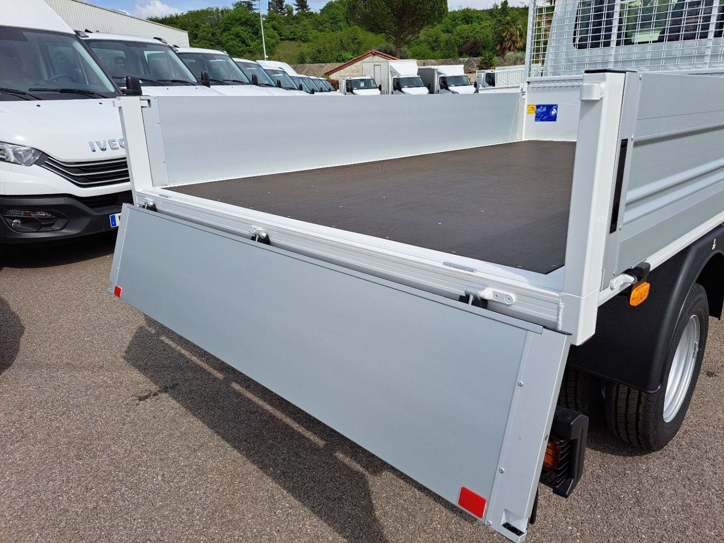 IVECO DAILY PLATEAU - 35C14 A8 140CV 2L3 PLANCHER BOIS 3M50