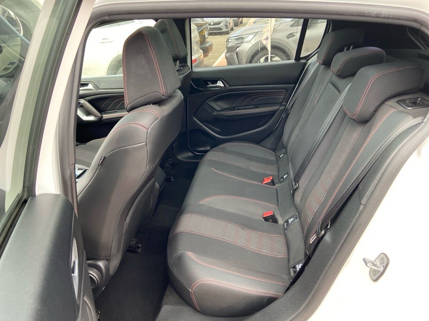 PEUGEOT 308 - BlueHDi 130 EAT8 GT LINE Toit Pano