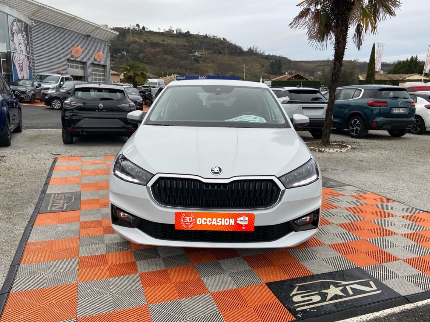 SKODA FABIA - 1.0 TSI 95 AMBITION Ecran 8" JA 15"