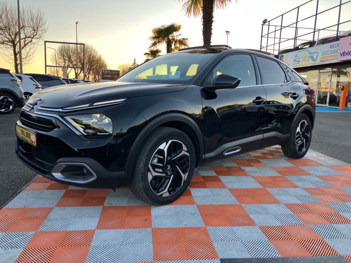 CITROEN C4 - PureTech 130 EAT8 SHINE PACK Toit Ouvrant