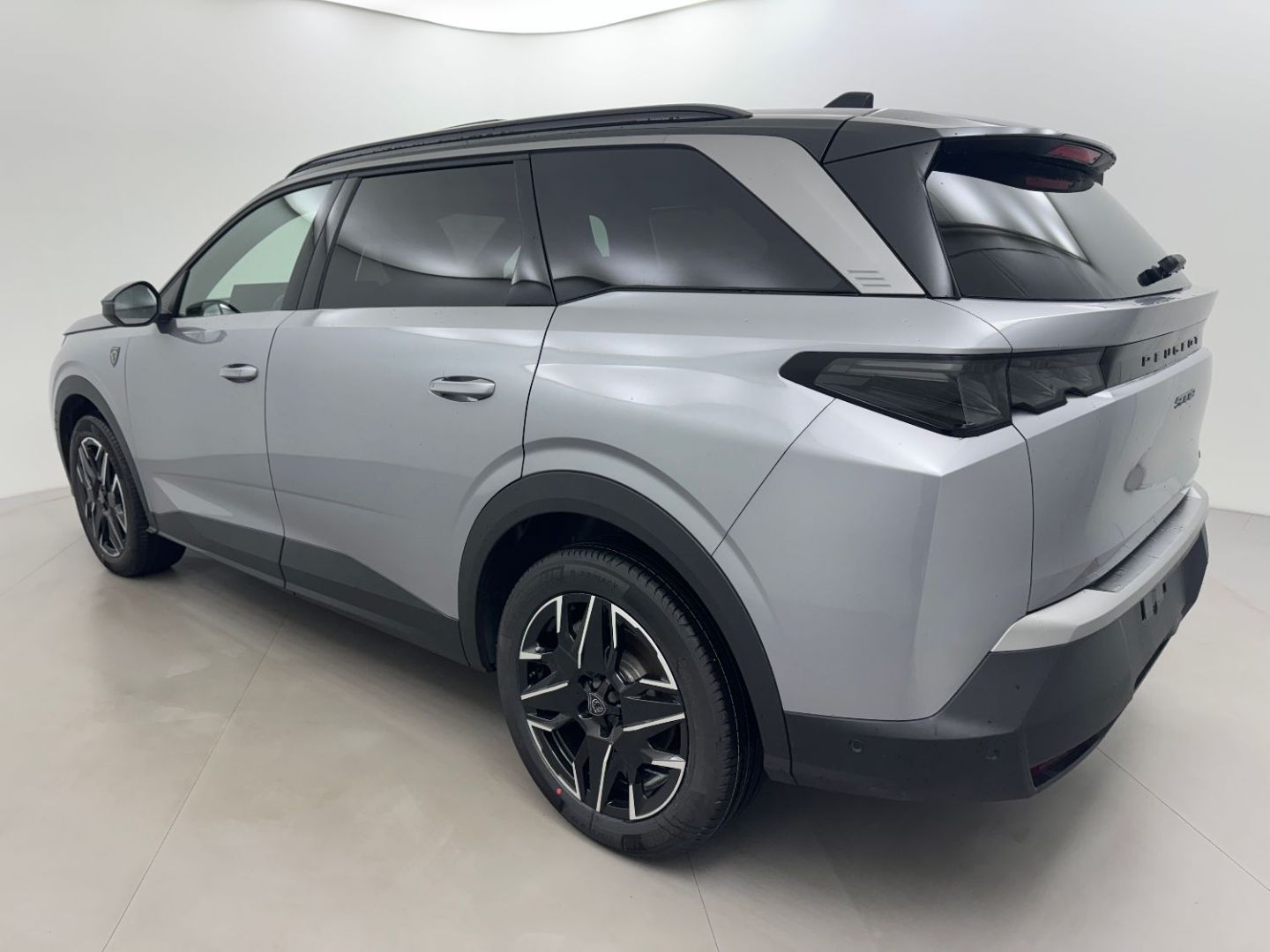 PEUGEOT 5008 - 1.2 Hybrid 145 GT e-DCS6 TOIT OUVRANT + 360°