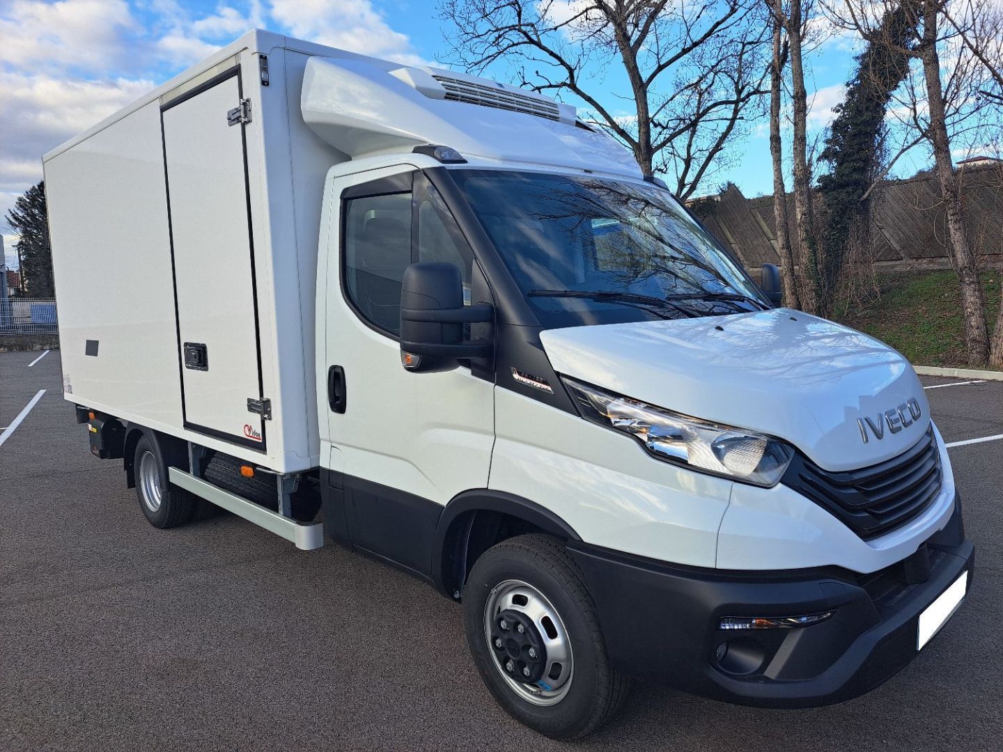 IVECO DAILY FRIGORIFIQUE 35C18 A8 180CV 3L CAISSE HAYON 14.8M3