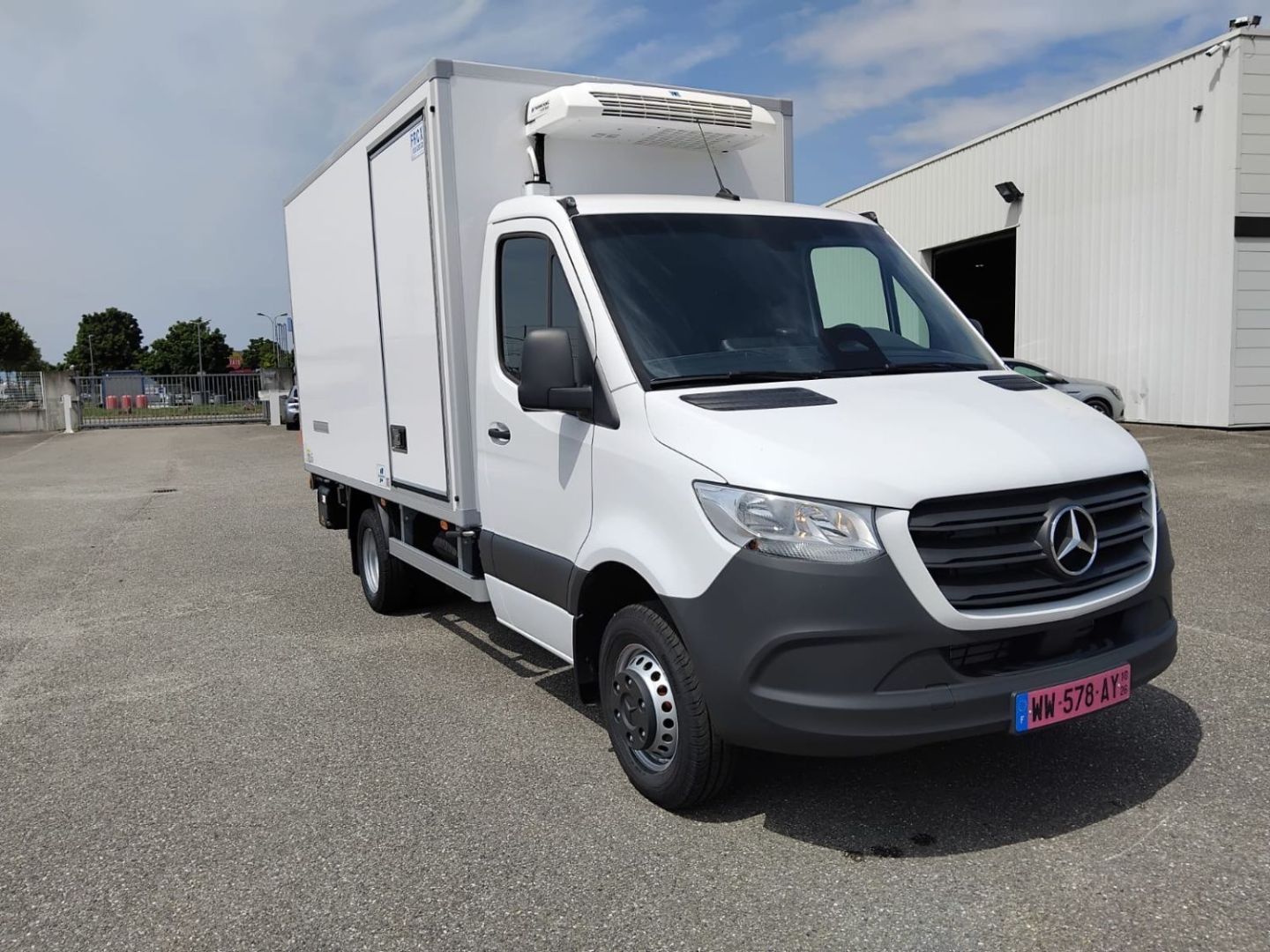 MERCEDES-BENZ SPRINTER FRIGORIFIQUE - 517 CDI 9G-TRONIC CAISSE ISOTHERME LECAPITAINE