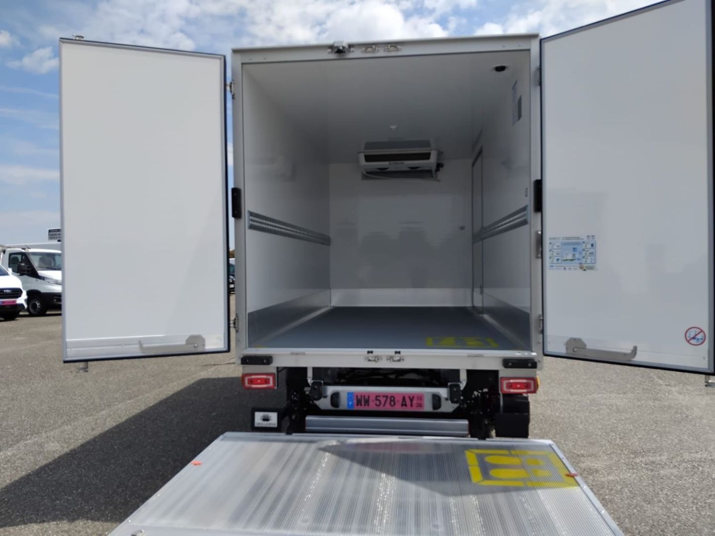 MERCEDES-BENZ SPRINTER FRIGORIFIQUE - 517 CDI 9G-TRONIC CAISSE ISOTHERME LECAPITAINE