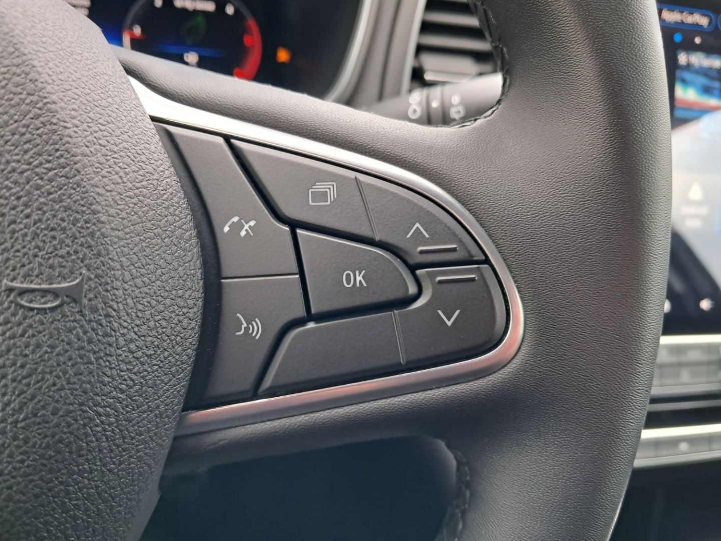 RENAULT MEGANE IV BERLINE - 1.5 Blue dCi 115 TECHNO EDC