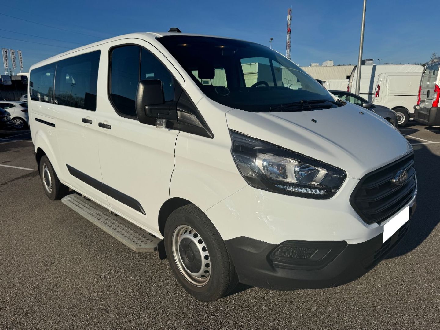 FORD TRANSIT CUSTOM KOMBI 320 L2H1 2.0 TDCi 105 Ambiente 9PL
