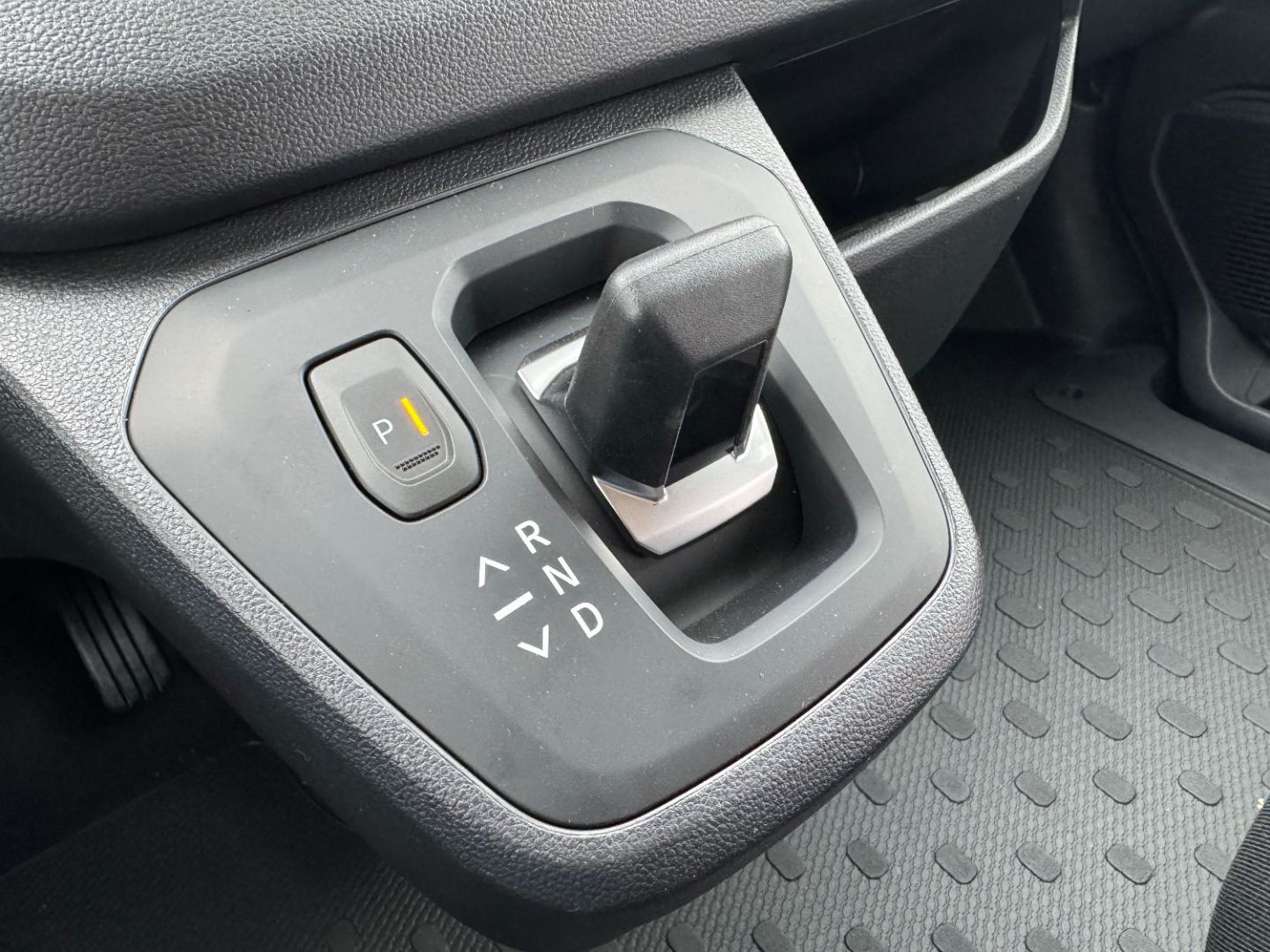 RENAULT TRAFIC CABINE APPROFONDIE - CA L2H1 3T BLUE DCI 150 BVA9 GSR2 RED EDITION 6PL