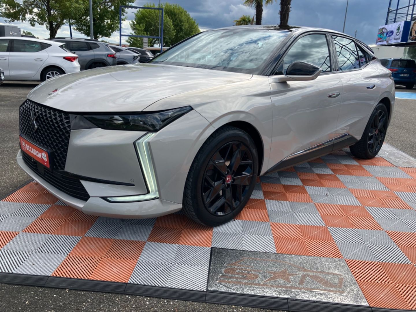 DS DS4 BlueHdi 130 EAT8 PERFORMANCE LINE Hayon Caméra 360°