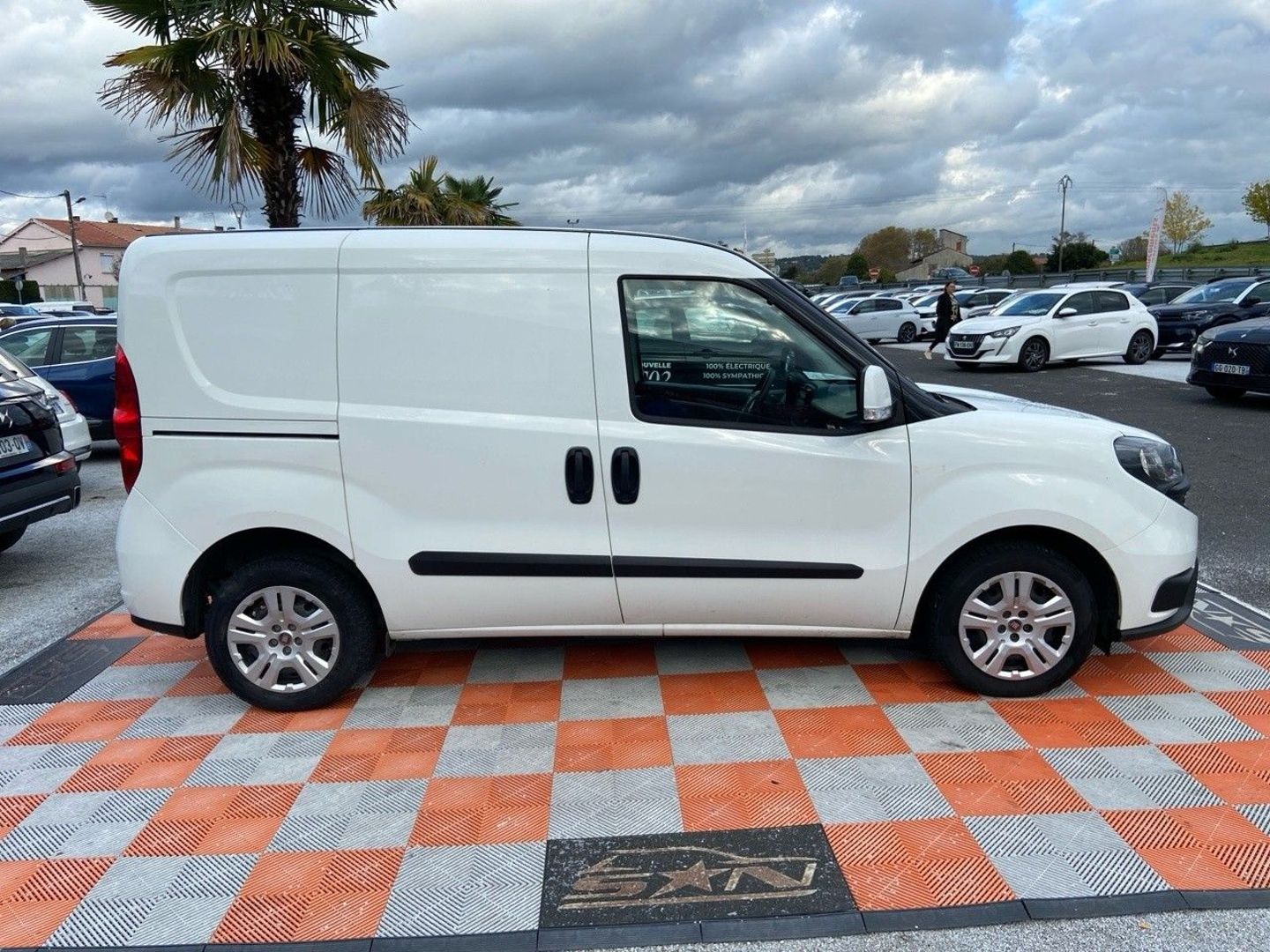 FIAT DOBLO CARGO - 1.6 D Multijet 105 PACK PRO 3PL
