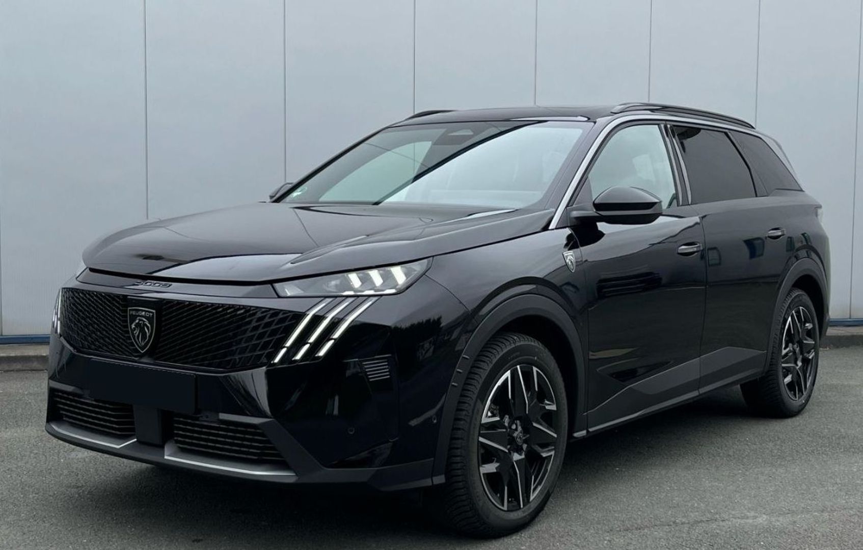 PEUGEOT 5008 - HYBRID 145 E-DCS6 GT (2025)