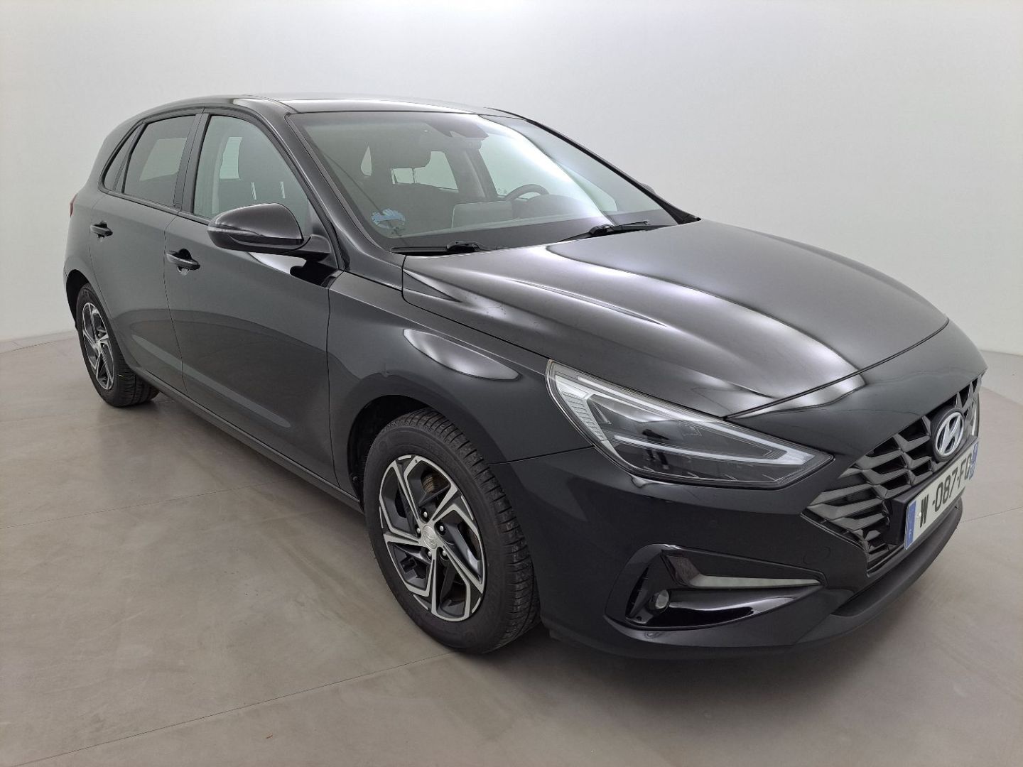 HYUNDAI i30 - 1.5 110 Intro