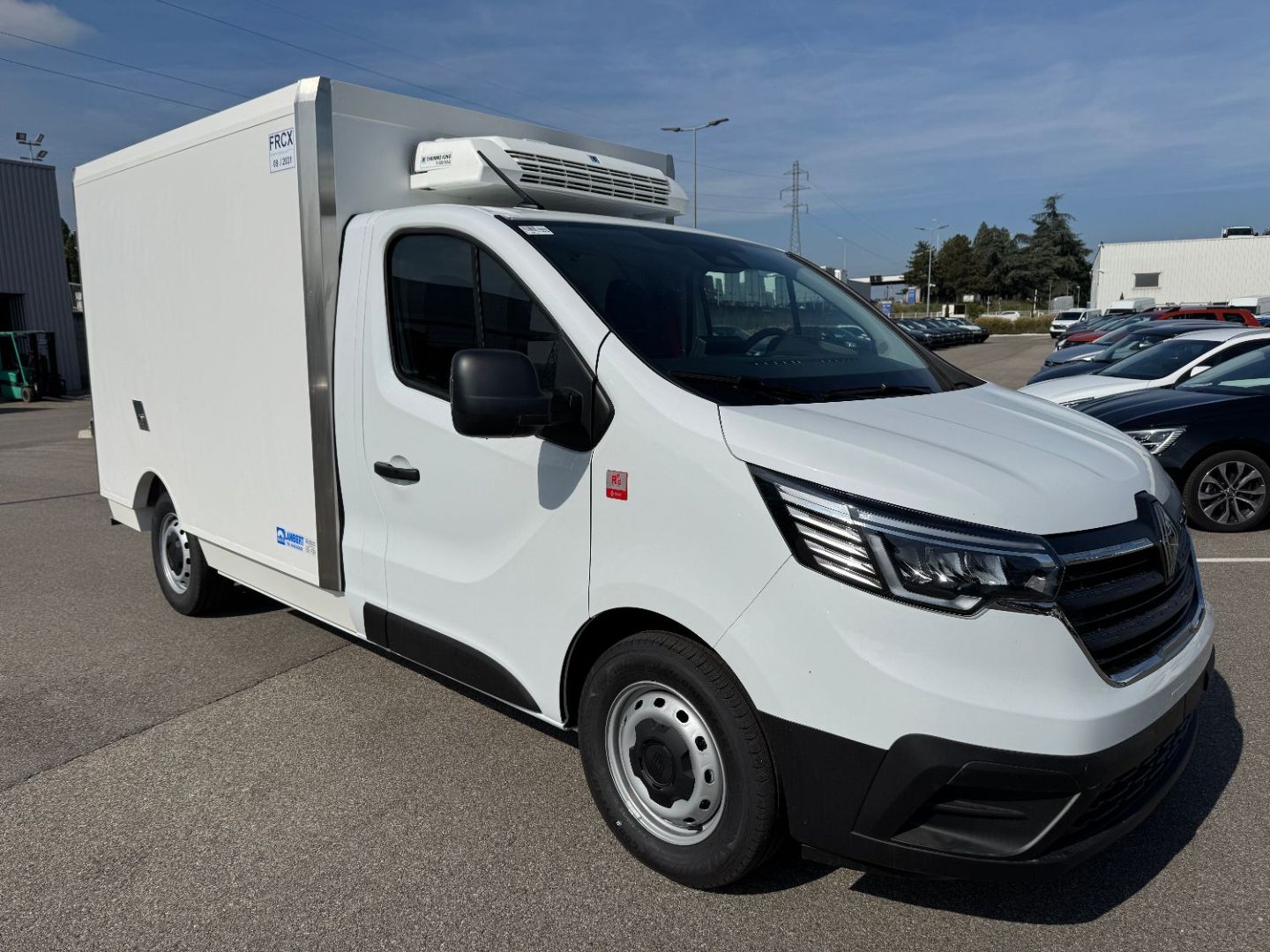 RENAULT TRAFIC FRIGORIFIQUE - 150CV PLANCHER CABINE 8.4M3 (2025)