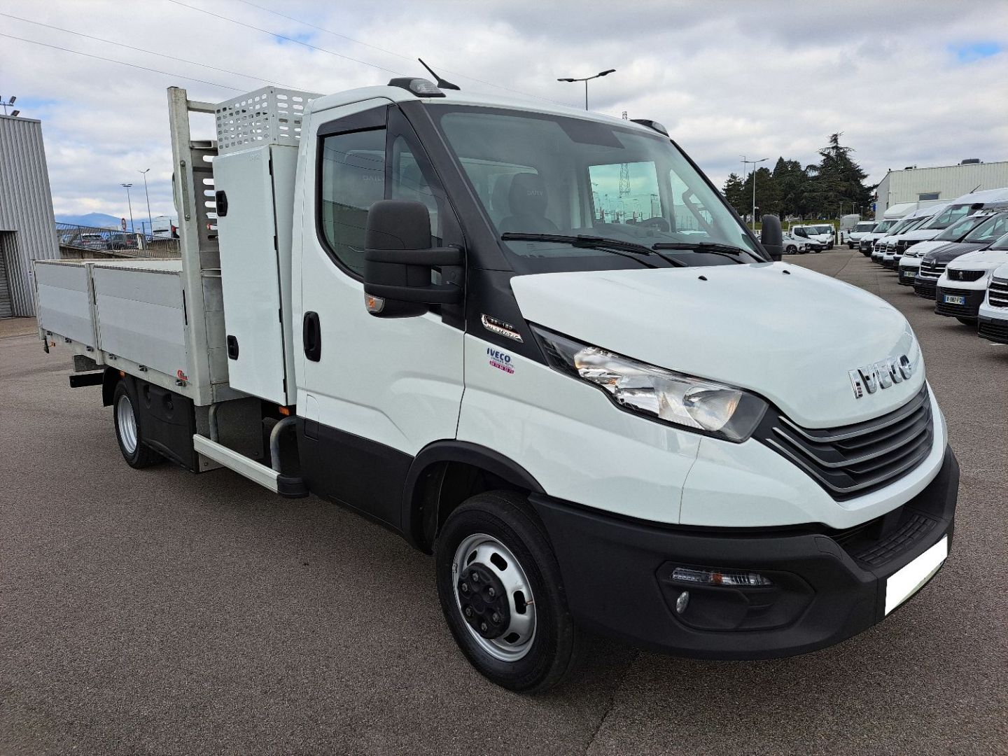 IVECO DAILY - 35C18A8 PLATEAU 180CV 3L (2023)