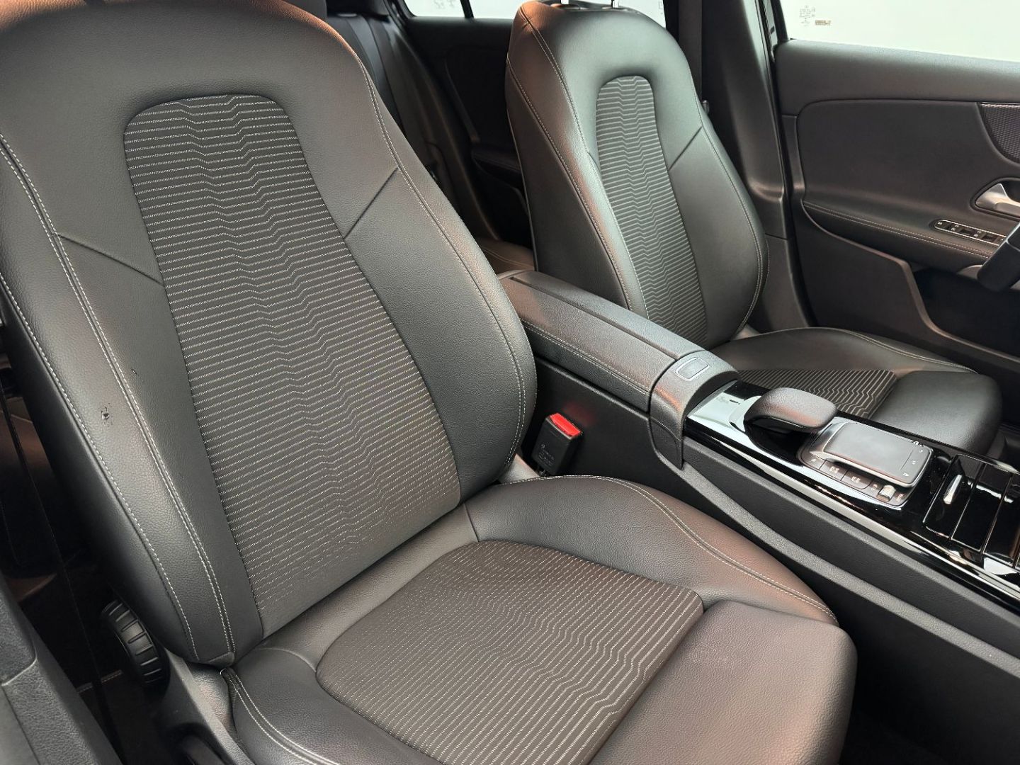 MERCEDES-BENZ CLASSE A - 200 d Business 8G-DCT