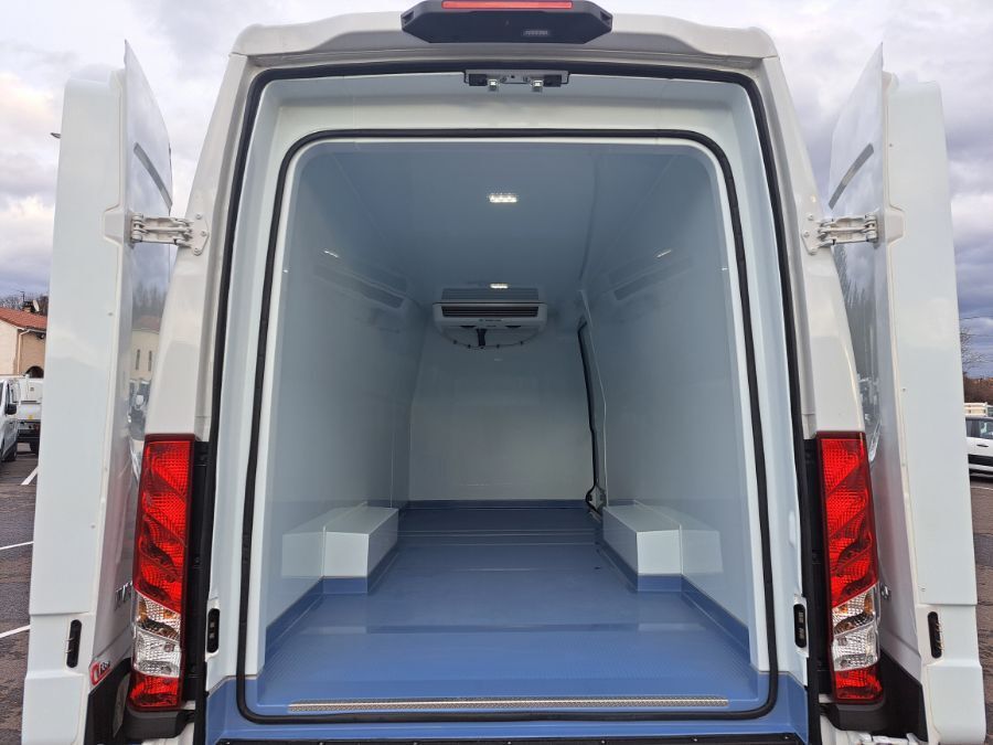 IVECO DAILY FOURGON - 35S18 A8 L4 FRIGO