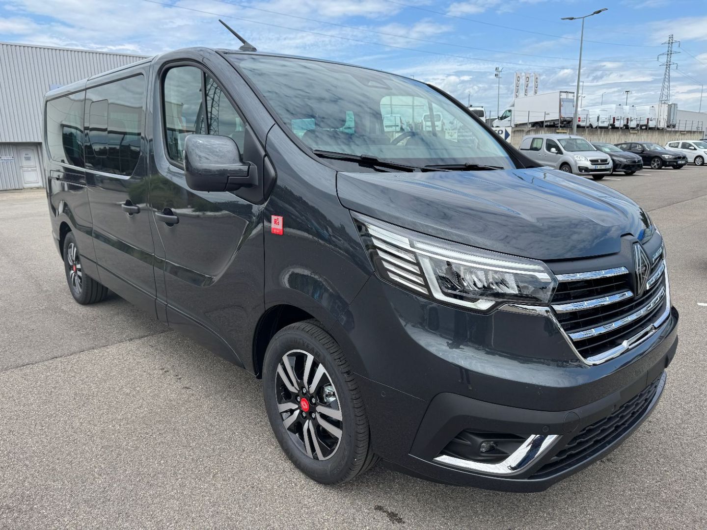RENAULT TRAFIC COMBI - L2 Blue dCi 170 BVA9 9PL