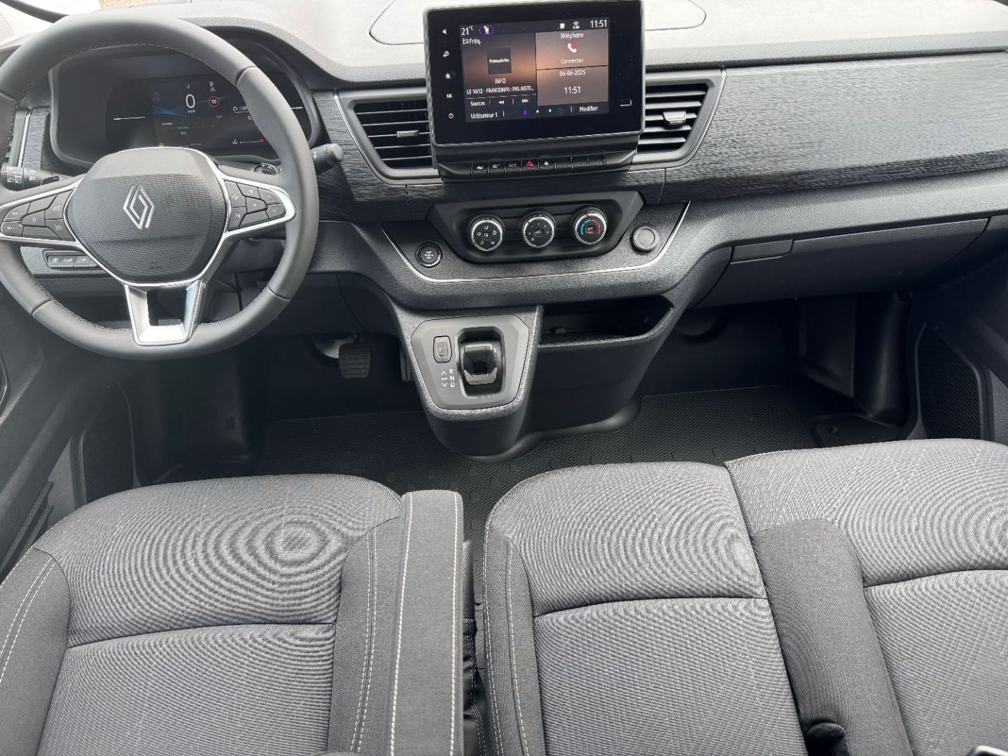 RENAULT TRAFIC COMBI - L2 Blue dCi 170 BVA9 9PL