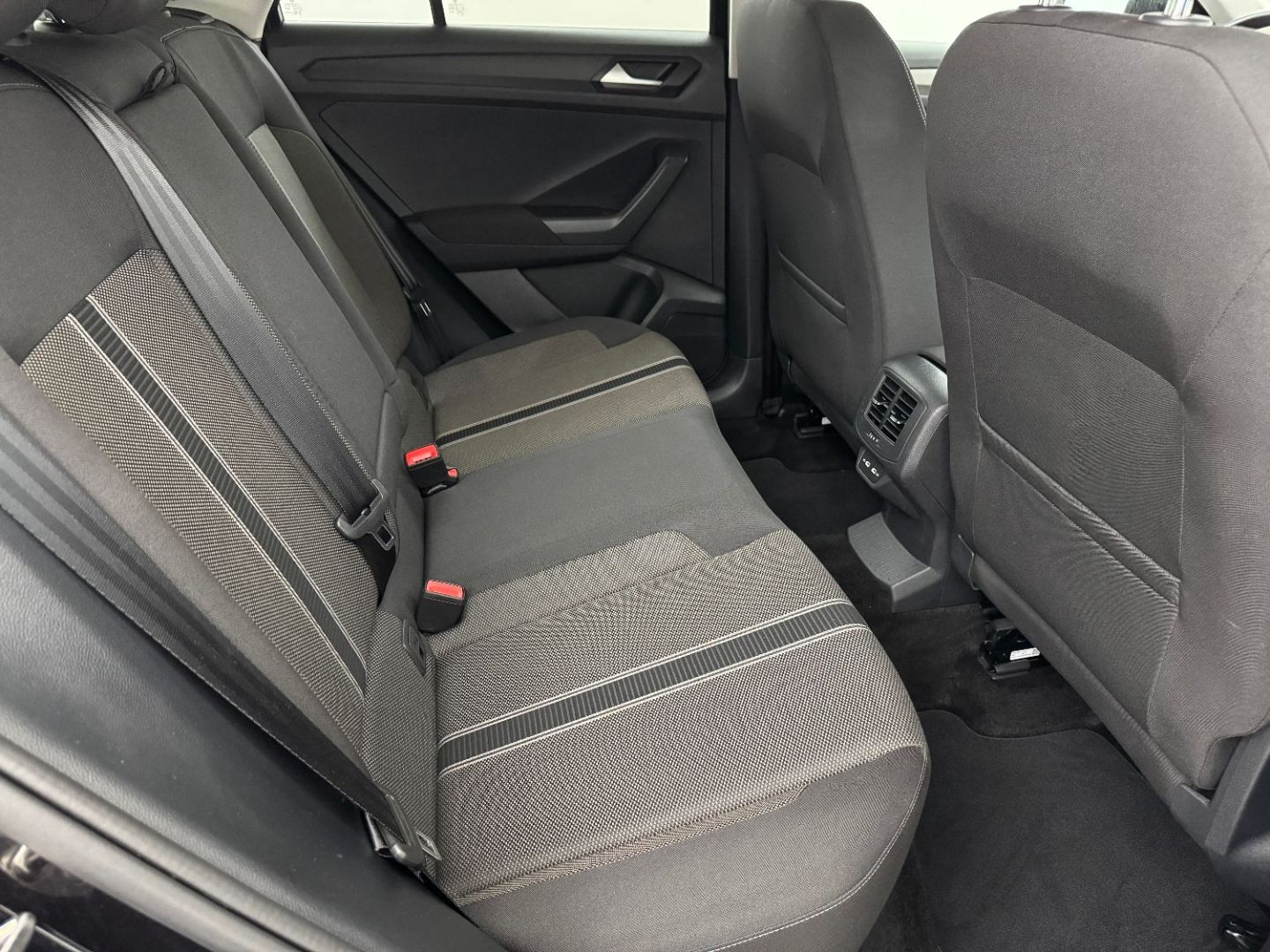 VOLKSWAGEN T-ROC - 2.0 TDI 115 LOUNGE BUSINESS