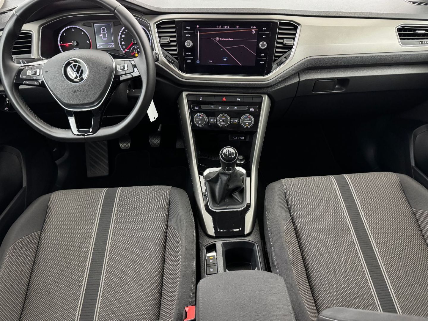 VOLKSWAGEN T-ROC - 2.0 TDI 115 LOUNGE BUSINESS