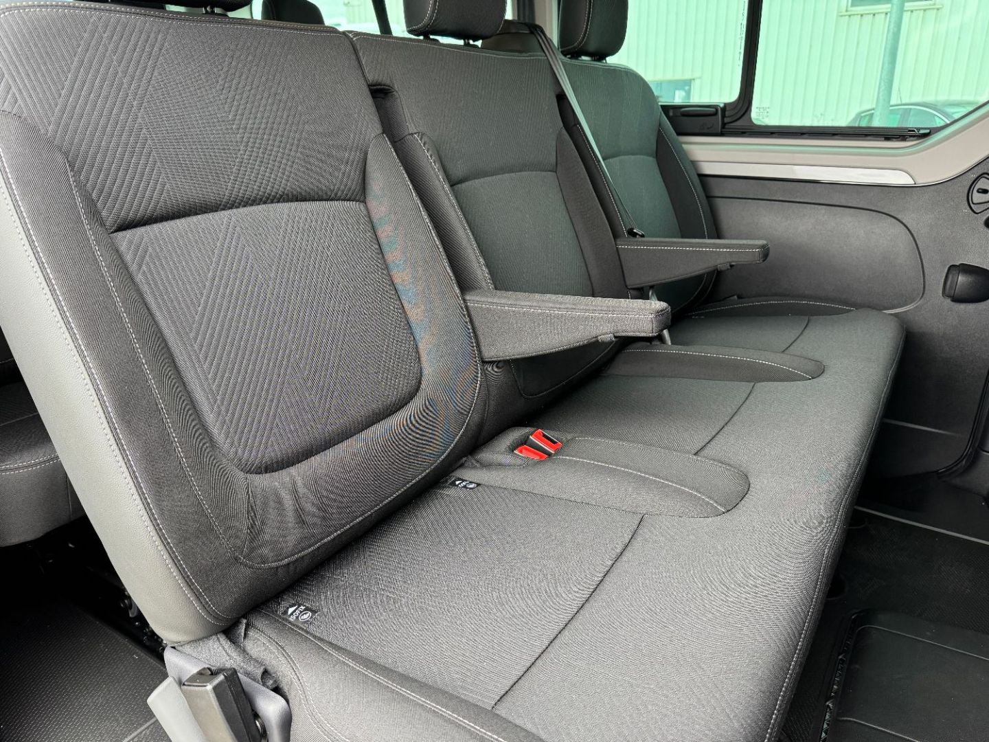 RENAULT TRAFIC COMBI - L2 Blue dCi 150 RED EDITION 9PL