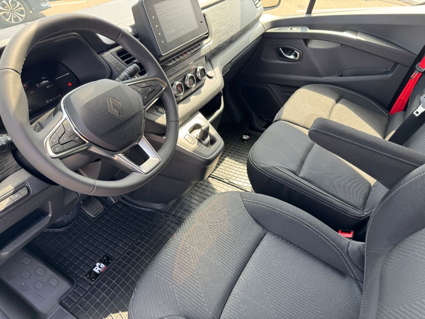 RENAULT TRAFIC FOURGON - L2H1 3T BLUE DCI 170 BVA9 EXCLUSIVE GSR2