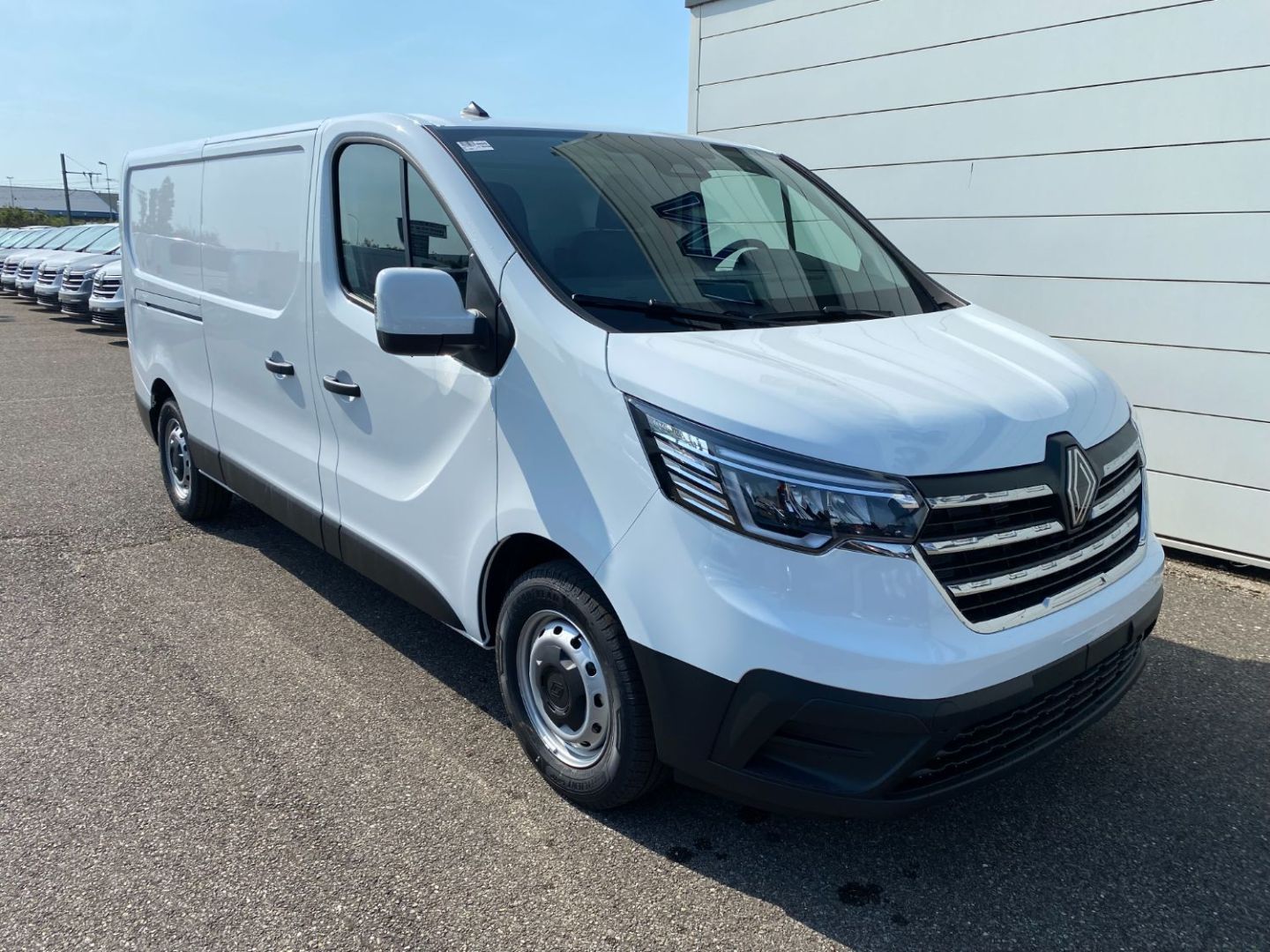 RENAULT TRAFIC FOURGON - L2H1 3T BLUE DCI 150 BVA9 GSR2 RED EDITION