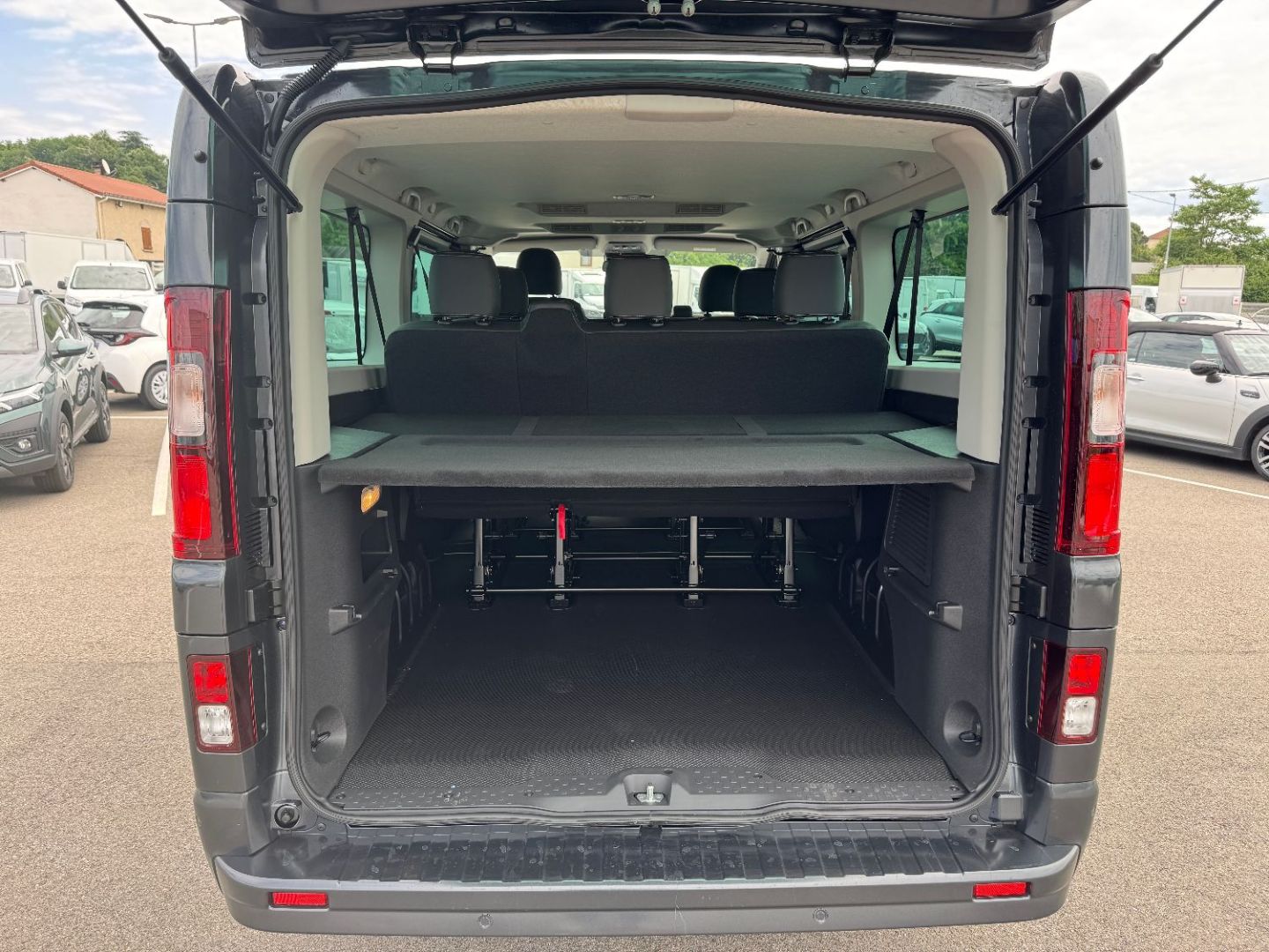 RENAULT TRAFIC COMBI - L2 Blue dCi 170 BVA9 9PL