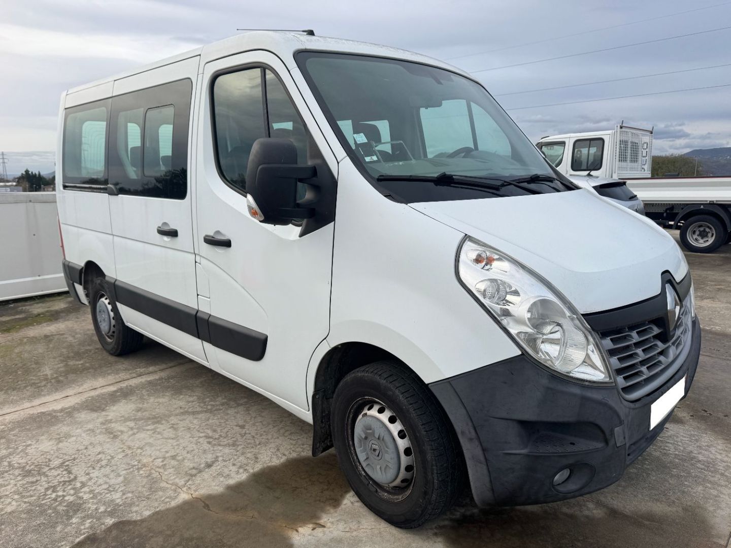 RENAULT MASTER COMBI III - L1H1 2.3 dCi 145 9PL