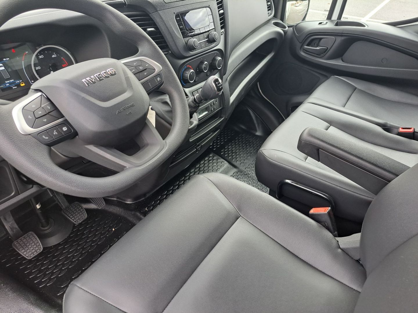 IVECO DAILY - 35C18 CAISSE PRIMEUR 180CV 3L