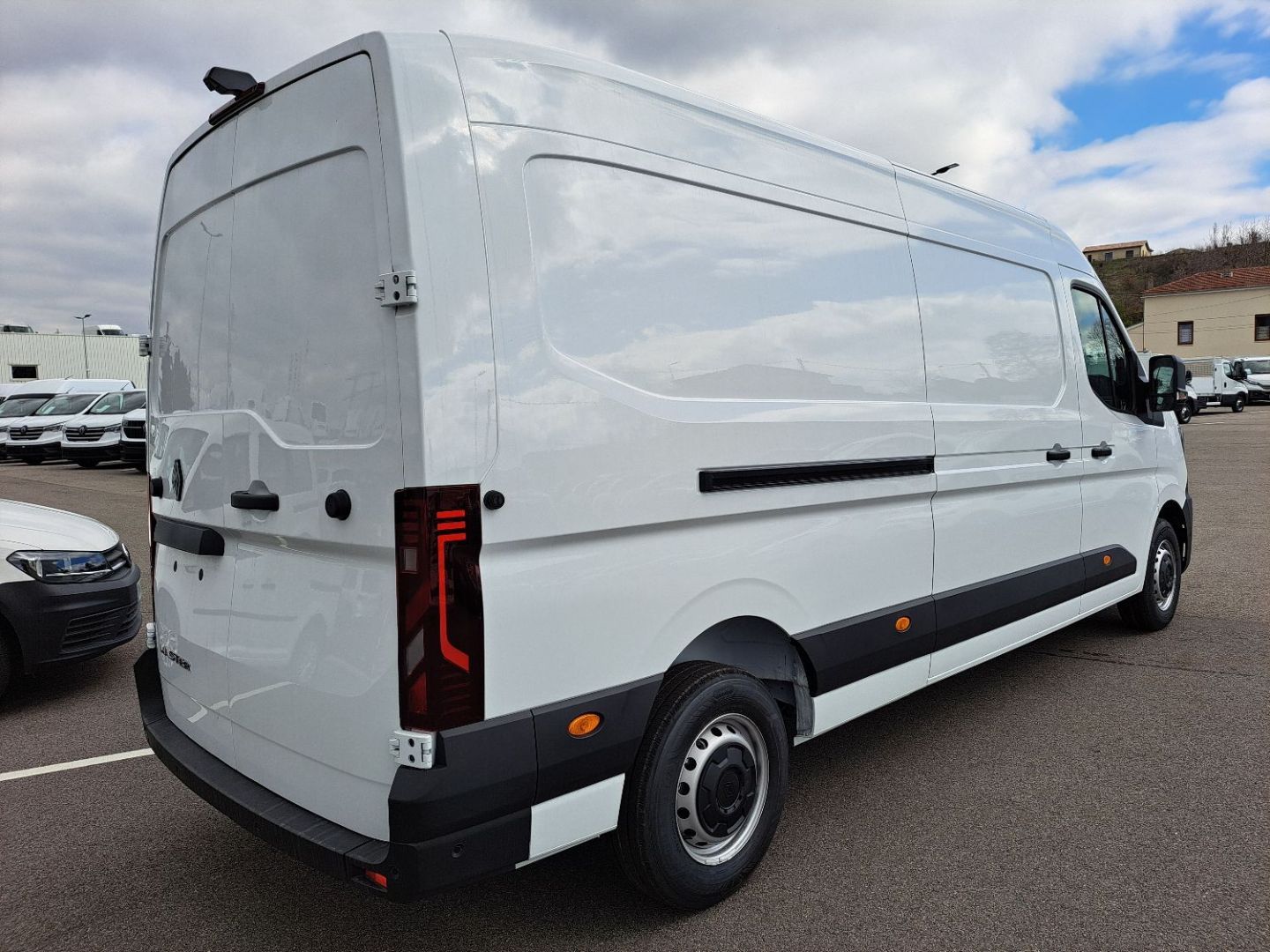 RENAULT MASTER VAN - TRAC 3T5 L3H2 BLUE DCI 150 AUTO EXTRA
