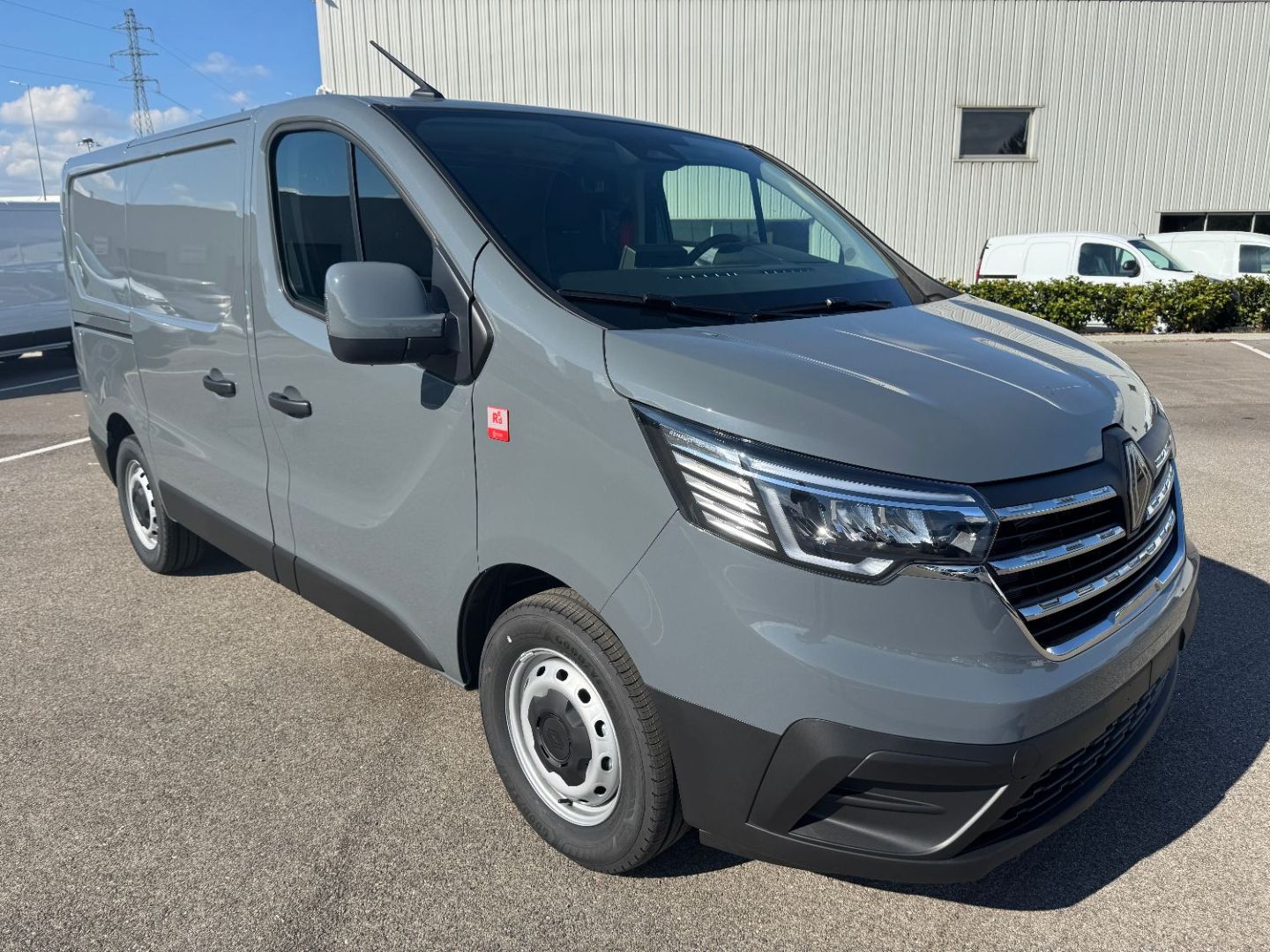 RENAULT TRAFIC FOURGON - L1H1 3T BLUE DCI 150 AUTO BVA9 RED EDITION